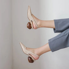 Load image into Gallery viewer, Wooden Block Heel Shoes
