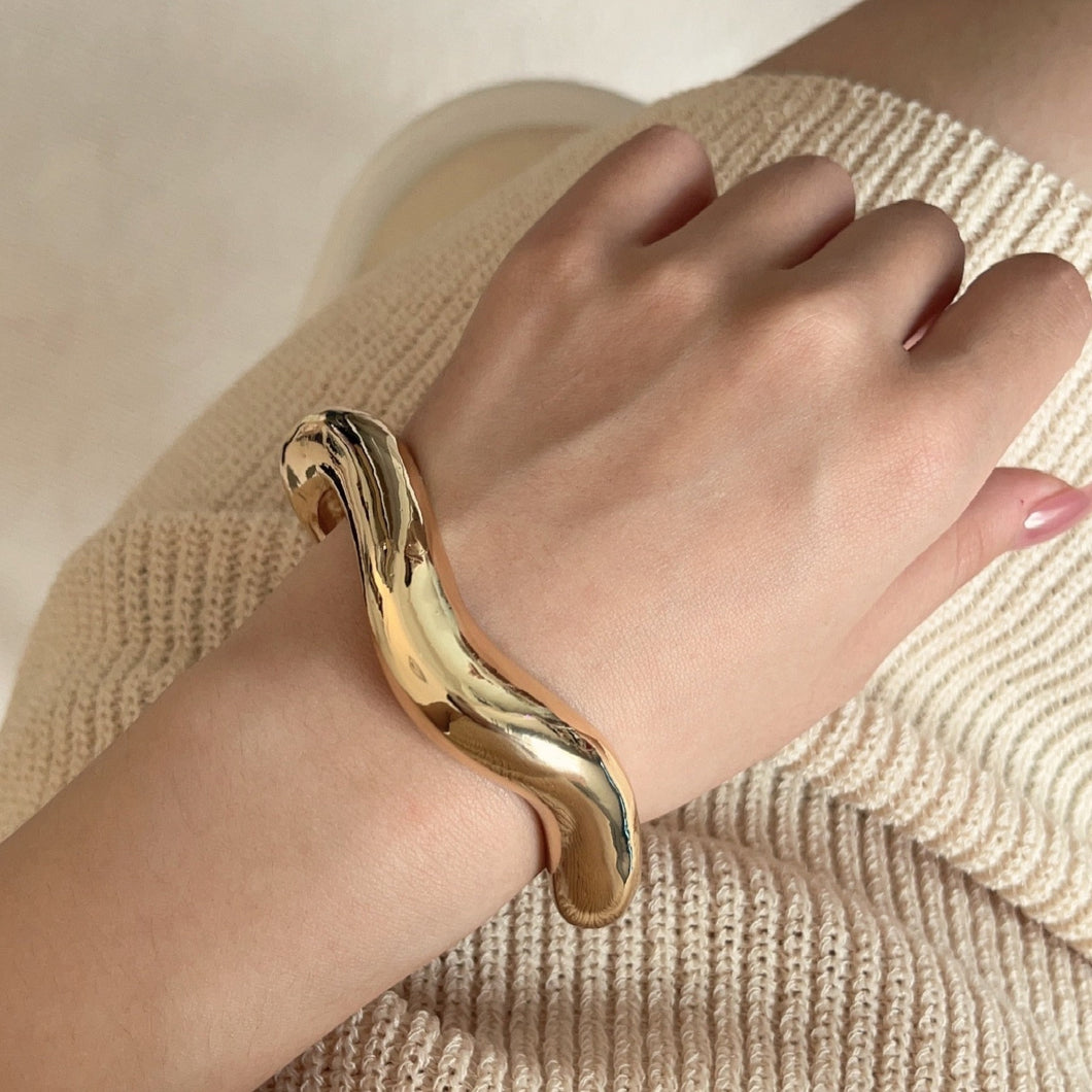 Irregular Twist Cuff Bracelet