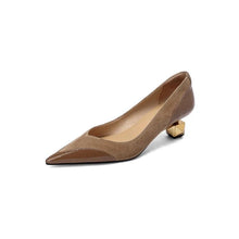 Load image into Gallery viewer, Golden Cube Heel Shoes [Beige/Black]
