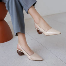 Load image into Gallery viewer, Wooden Block Heel Shoes
