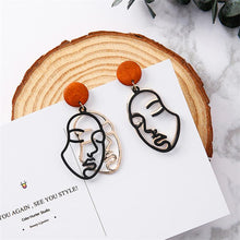 Load image into Gallery viewer, Face Contour Earrings
