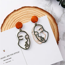 Load image into Gallery viewer, Face Contour Earrings
